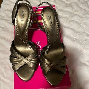 BCBG Metallic Sling back heels beautiful never used